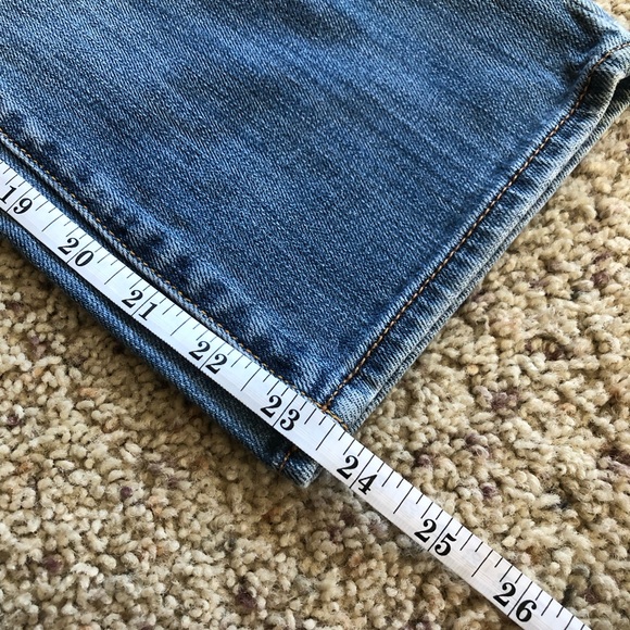 Women’s | American Eagle | Light Blue Artist Distressed Jeans; Size 2 Regular - Picture 3 of 11